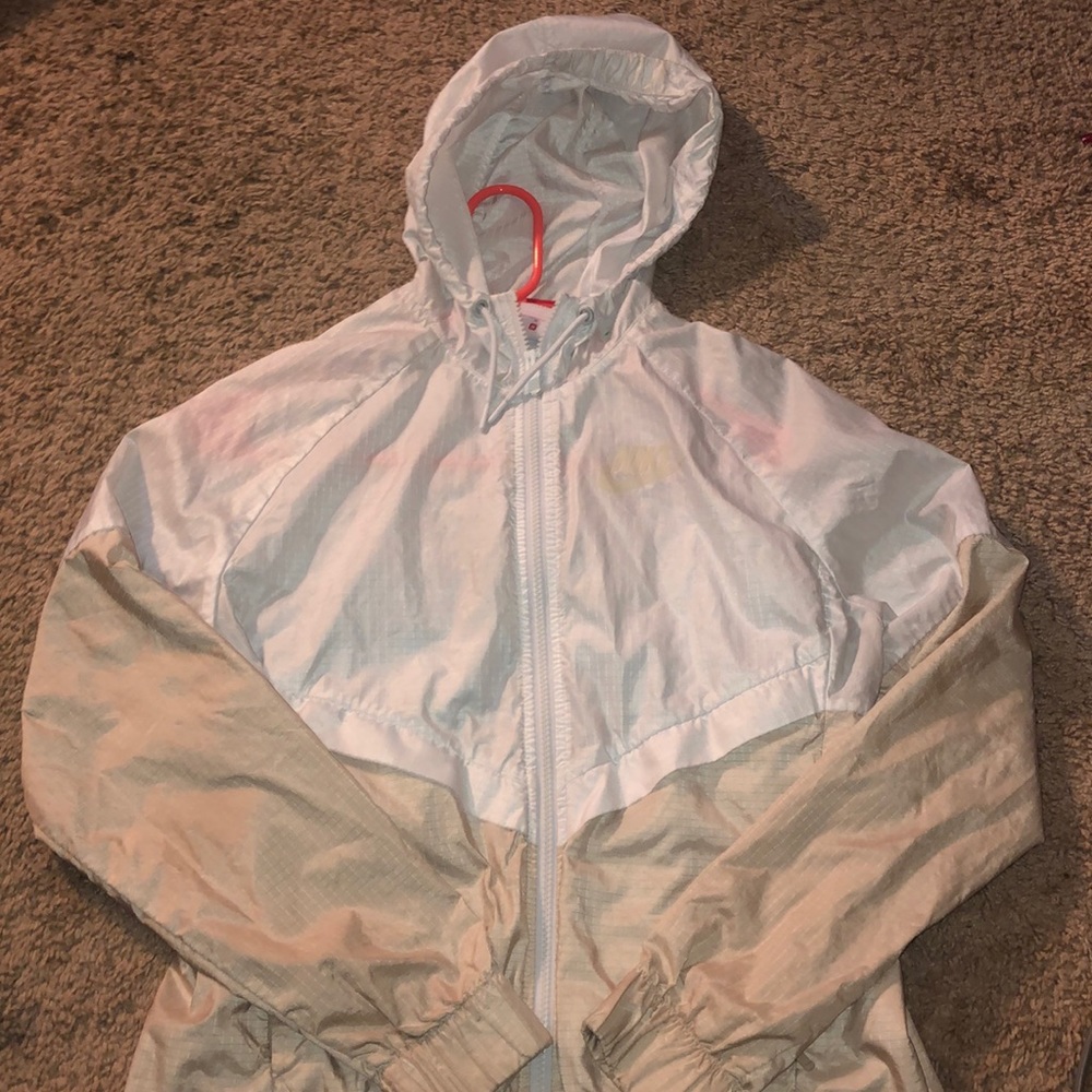 Women’s Nike windbreaker medium